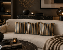 Sierkussen Stripe Elegance – Tijdloze Strepen met een Luxe Uitstraling