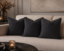 Sierkussen Bouclé Noir – Zwart – 45 × 45 cm – Hotel Chique Woonaccessoire