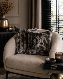 Sierkussen Abstract Velvet – Hotel Chique Woonaccessoire