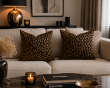 Sierkussen Serengeti Bronze 60x60 cm – Luxe Panterprint – Hotel Chique Woonaccessoire