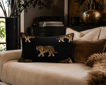 Sierkussen Tiger – Zwart/Goud – 35 × 45 cm | Hotel Chique Woonaccessoire
