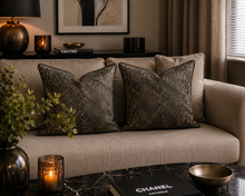 Sierkussen Python Bronze 50x50 cm – Luxe Slangenprint – Hotel Chique Woonaccessoire