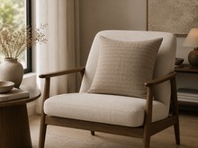 Luxe Beige Velvet Sierkussen 60 x 60 cm met Elegant Gridpatroon Gemaakt in Nederland — Hotel Chique Woonaccessoire