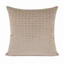 Luxe Beige Velvet Sierkussen 60 x 60 cm met Elegant Gridpatroon Gemaakt in Nederland — Hotel Chique Woonaccessoire
